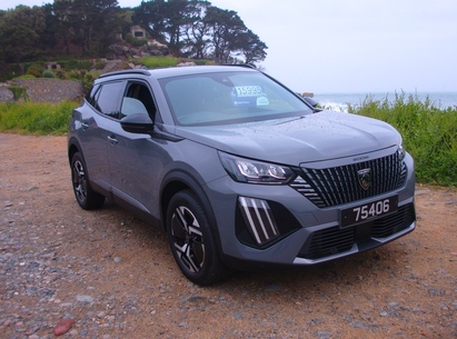 PEUGEOT 2008 ALLURE PURETECH 1.2