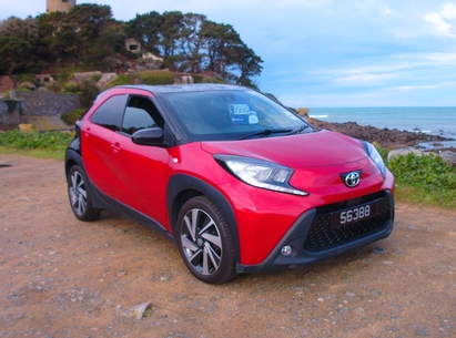 TOYOTA AYGO X EDGE 1.0