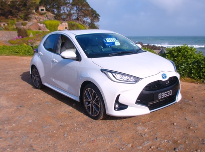 TOYOTA YARIS EXCEL 1.5 HYBRID