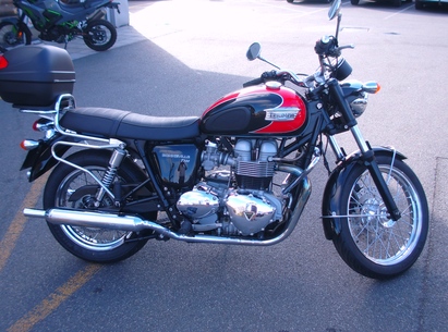 TRIUMPH T100