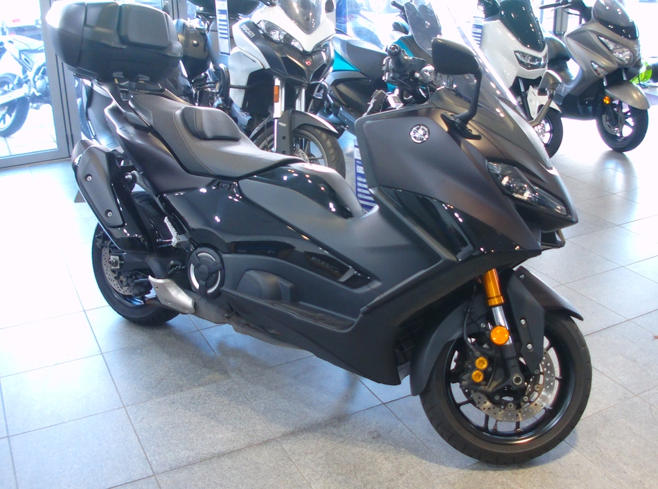 YAMAHA TMAX TECH MAX