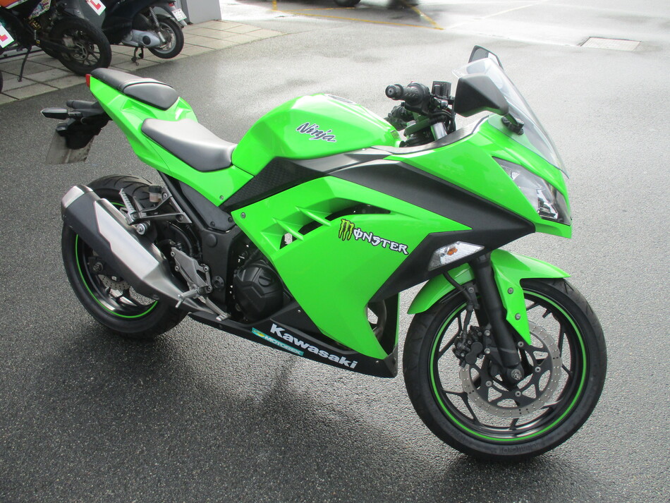 KAWASAKI NINJA 300