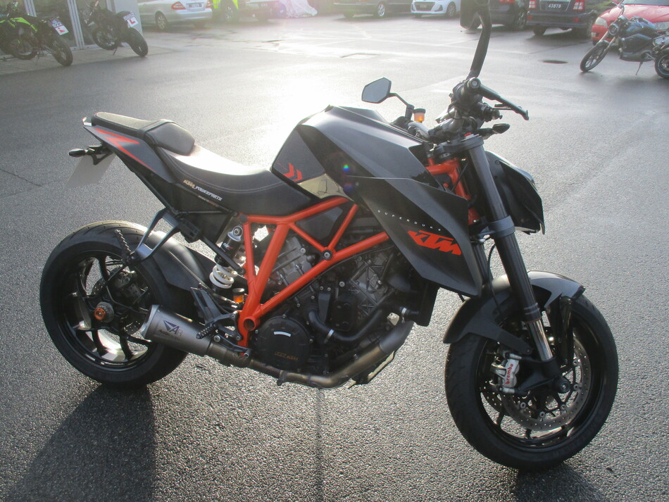 KTM 1290 SUPER DUKE R
